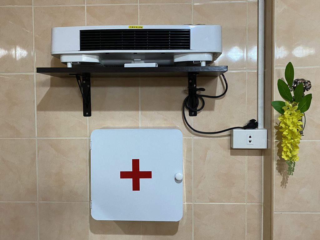 Air warm & medicine cabinet